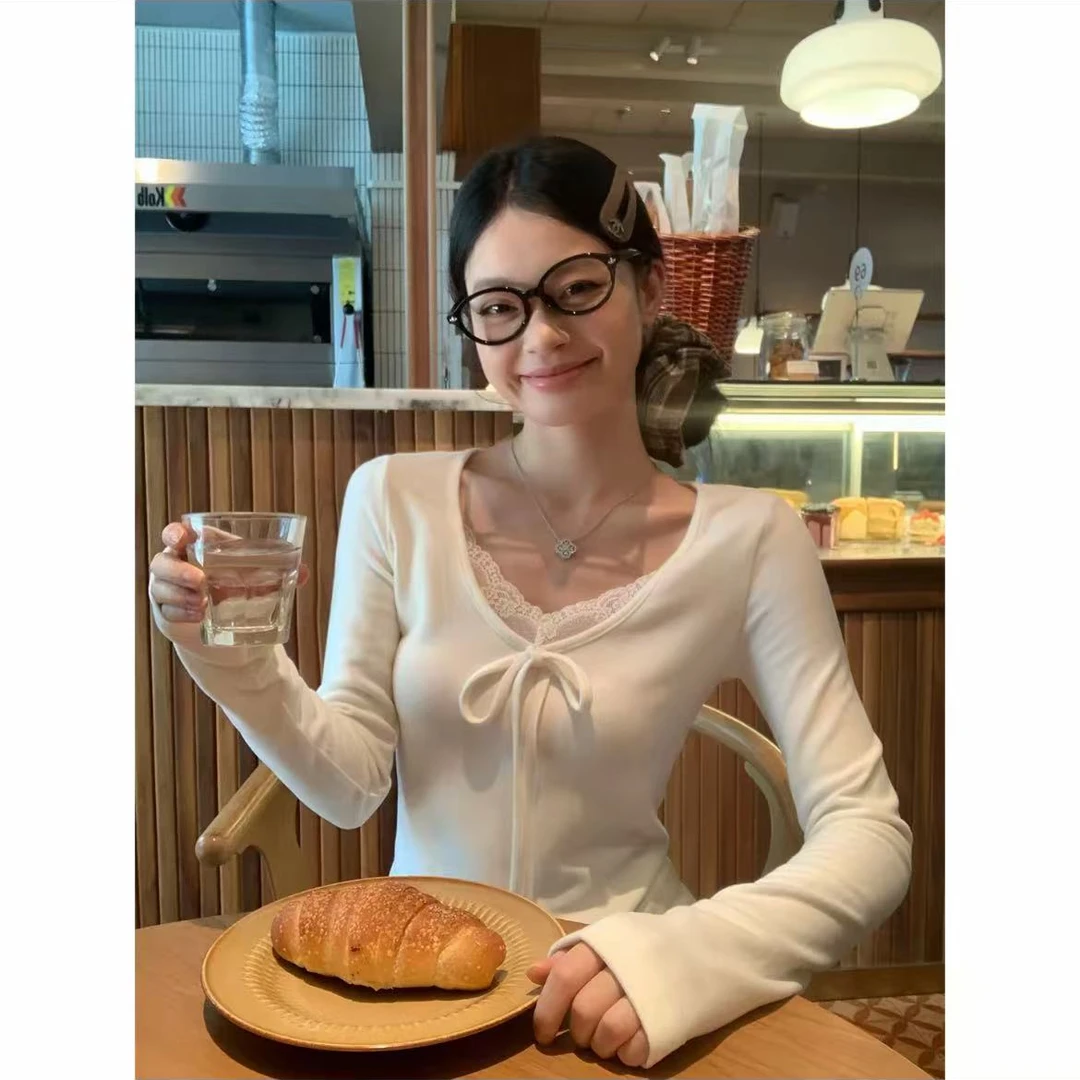 米白色蕾丝V领内搭加厚打底衫t恤女秋冬修身百搭长袖上衣潮