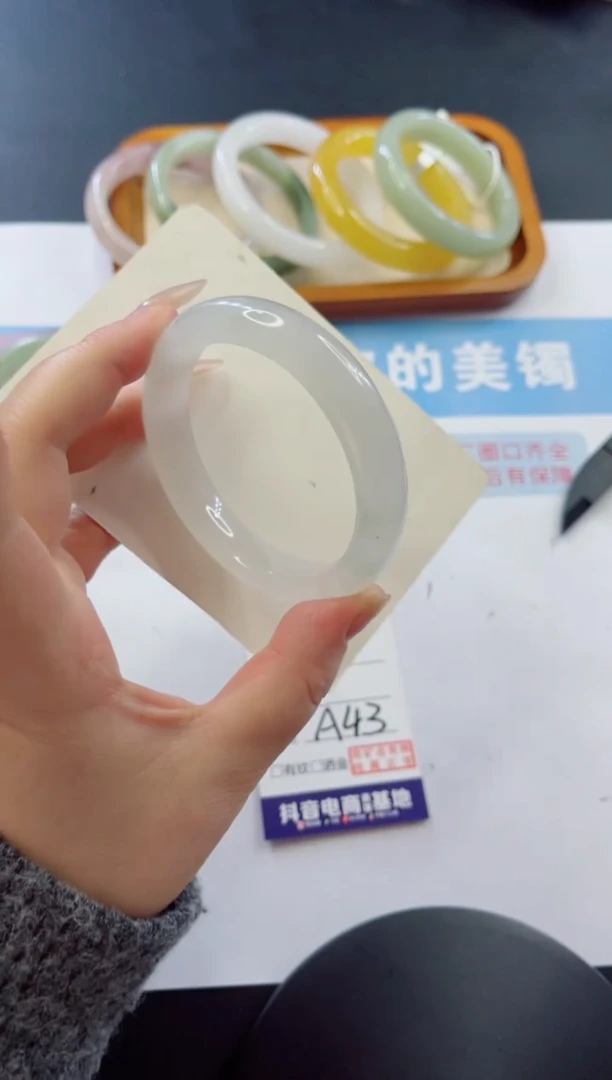未镶嵌手镯石英质玉多样性发货A43