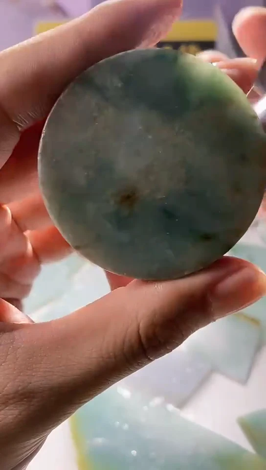 翡翠未镶嵌颈饰翡翠485