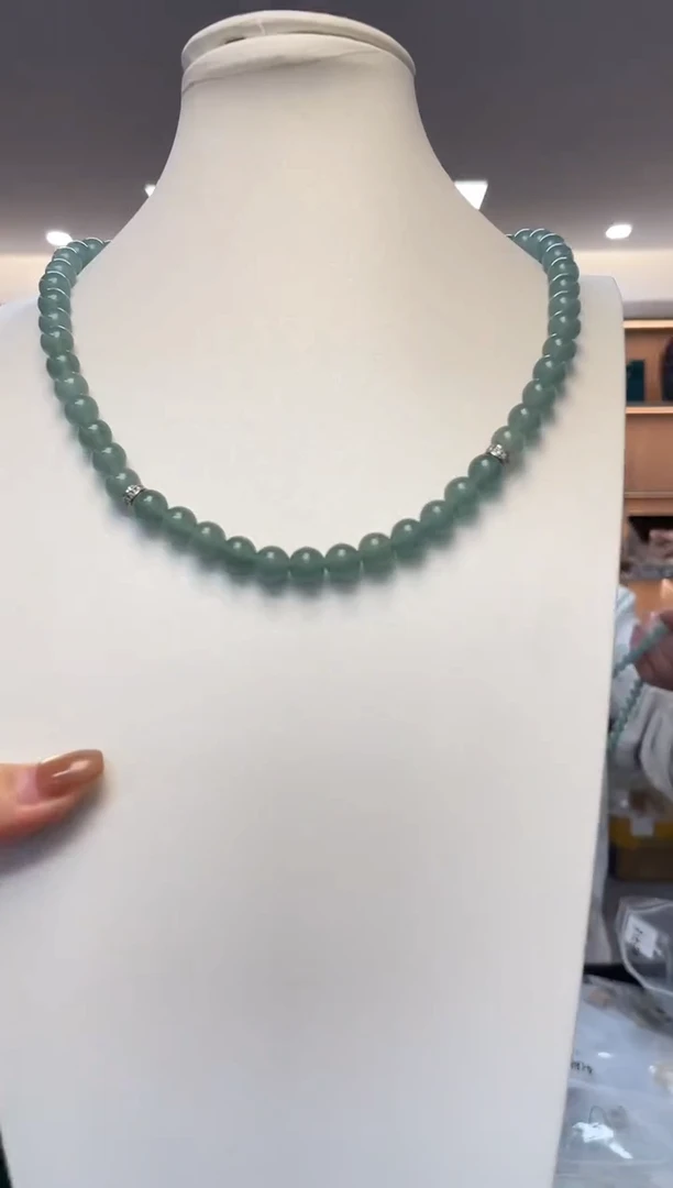 颈饰未镶嵌翡翠（多样性发一件）