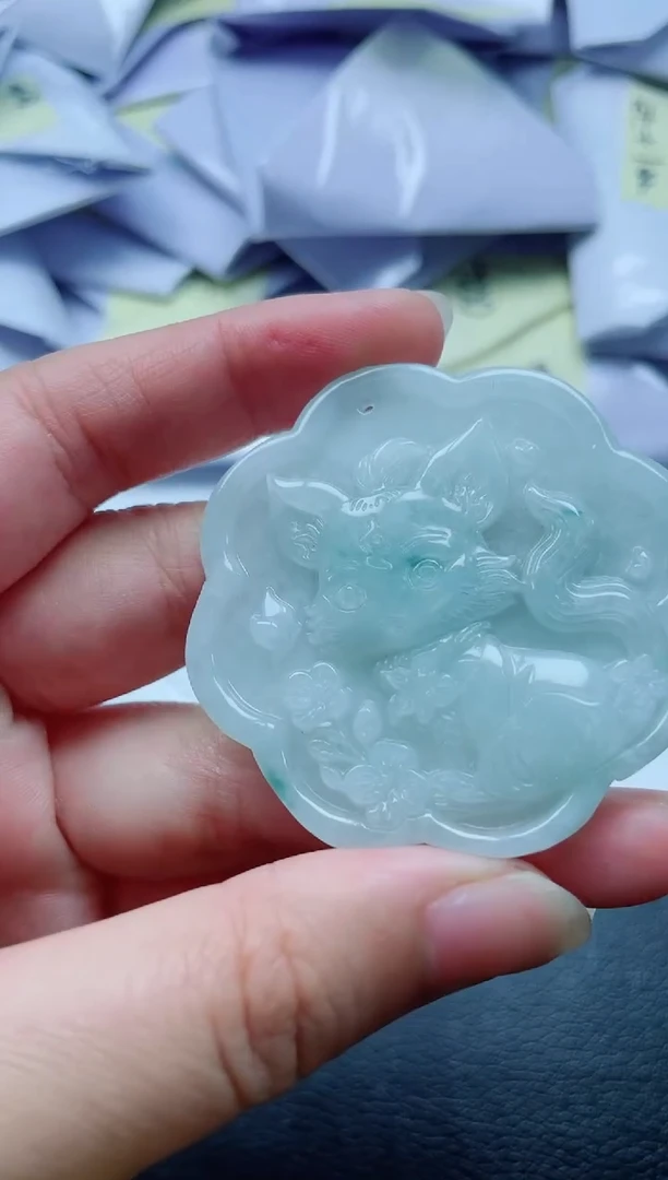 翡翠未镶嵌颈饰