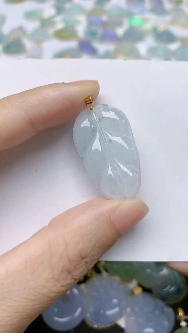 翡翠18K金镶嵌颈饰天然缅甸A货翡翠