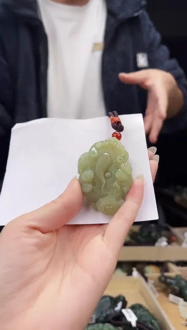 颈饰未镶嵌和田玉1
