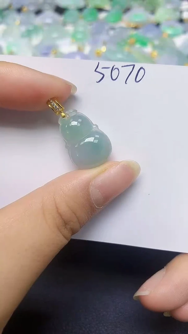 翡翠未镶嵌颈饰 天然缅甸翡翠A货