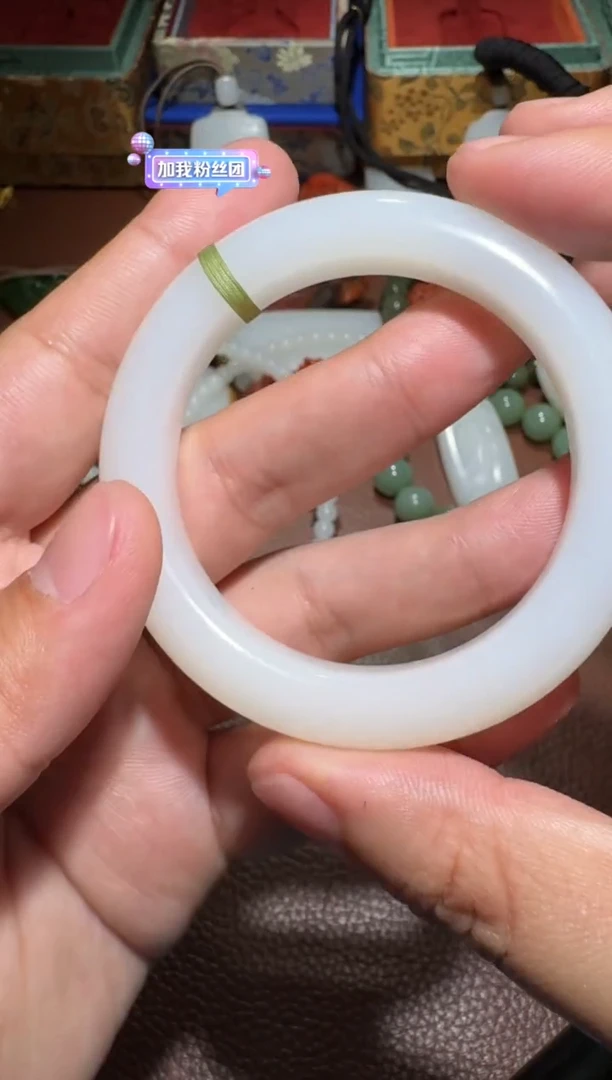 未镶嵌和田玉挂件我****凡和田玉