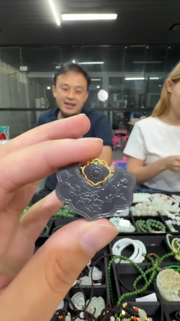 颈饰未镶嵌和田玉假一罚三