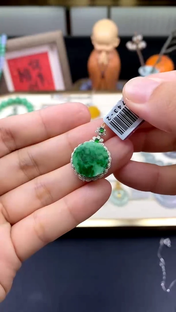 吊坠(不含链)18K金镶嵌翡翠无事牌18K金扣镶嵌@@CMT