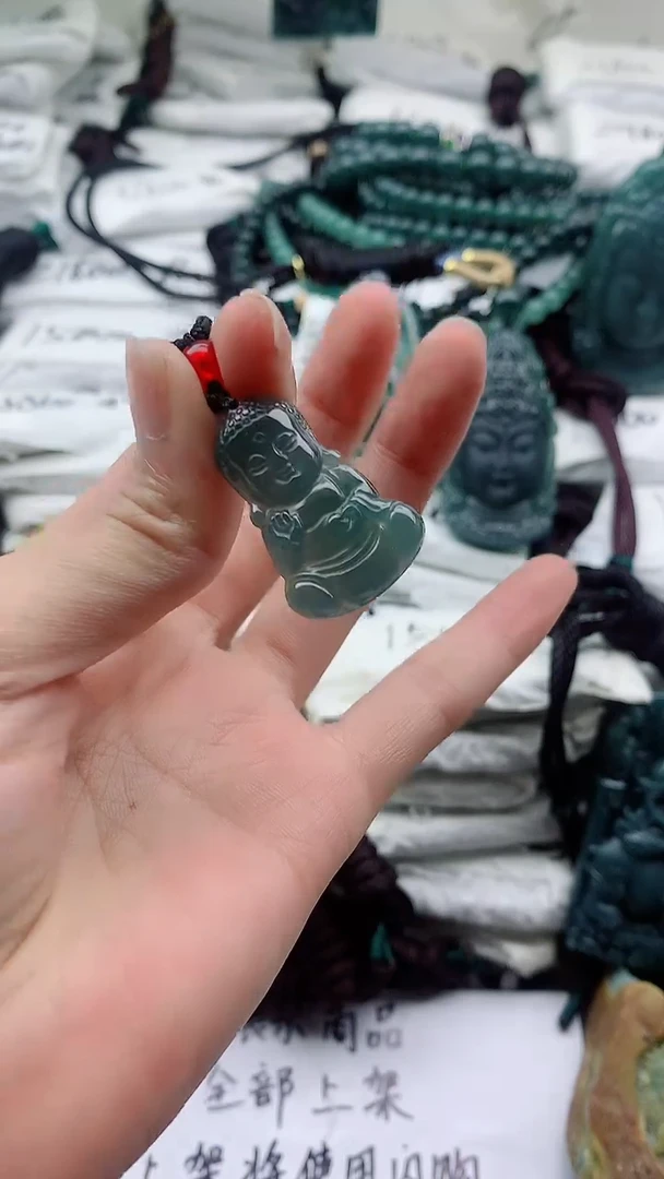 翡翠未镶嵌颈饰0000000000