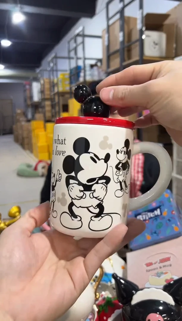 【闪购商品】杯原盒米奇手稿带盖杯