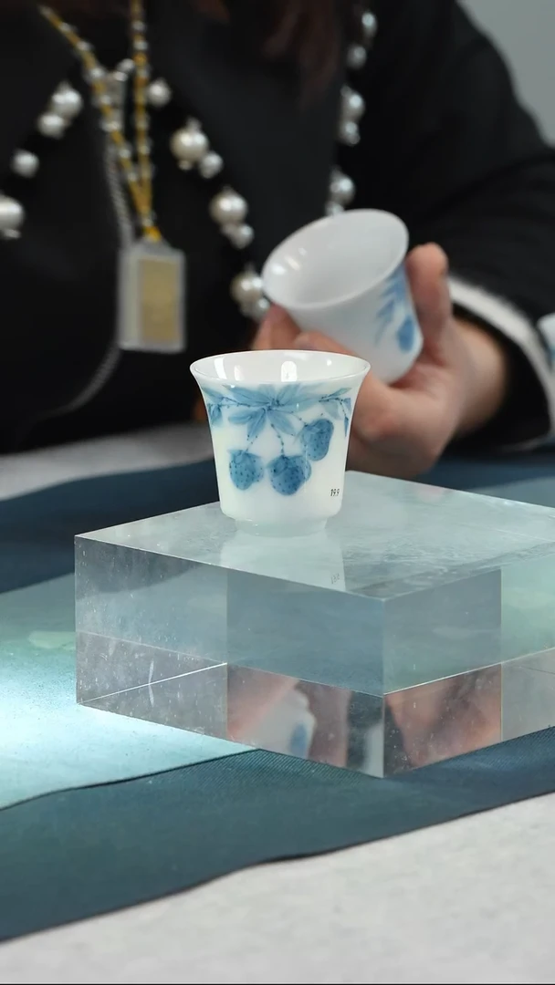 杯子瓷景德镇纯手绘-草莓