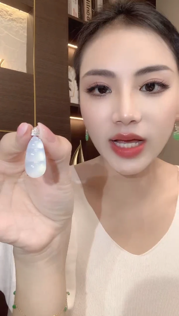 吊坠(不含链)18K金镶嵌翡翠C33