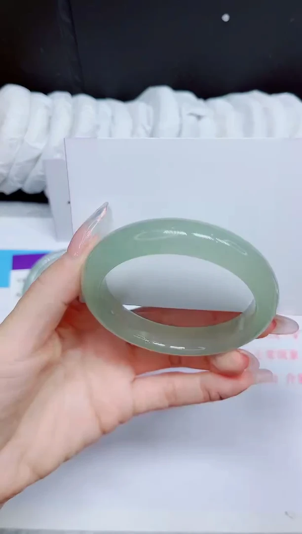 石英质玉手镯未镶嵌204.