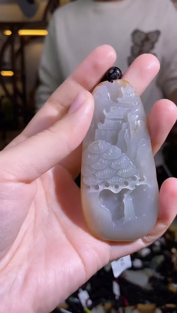 颈饰未镶嵌和田玉1