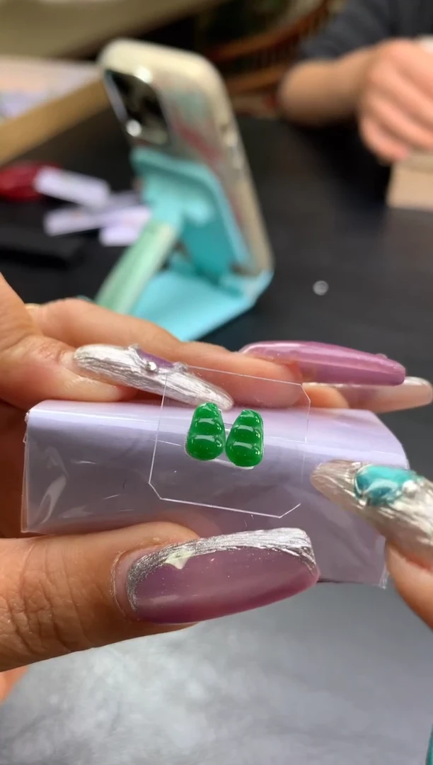 未镶嵌定制翡翠小*玲翡翠