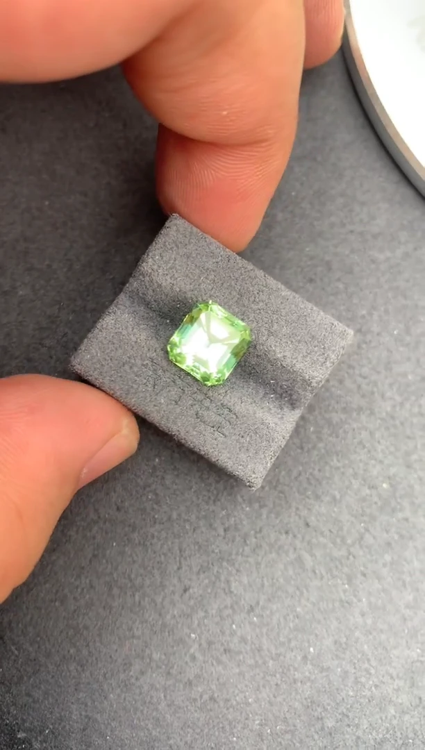 未镶嵌珠宝半成品碧玺4.4ct绿碧玺  AH  定制
