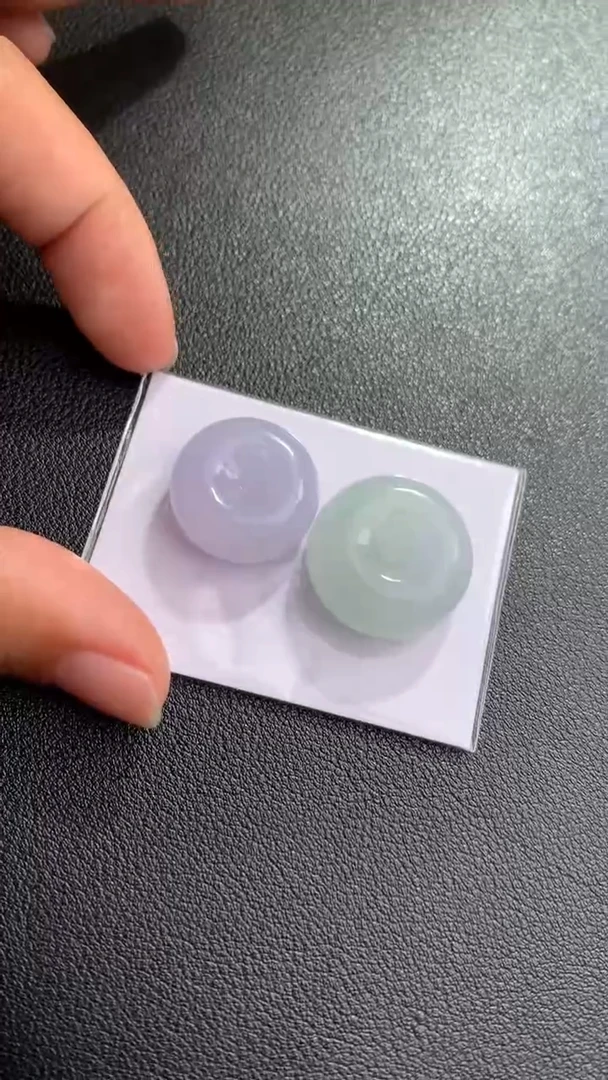未镶嵌定制翡翠一对发