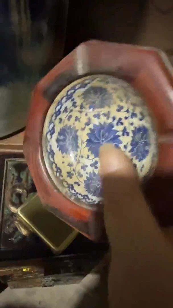 木        烟灰缸