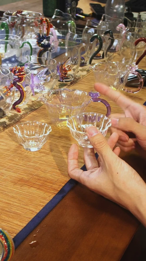 【闪购商品】紫色荷韵公杯加花瓣品杯两只晶焱金标