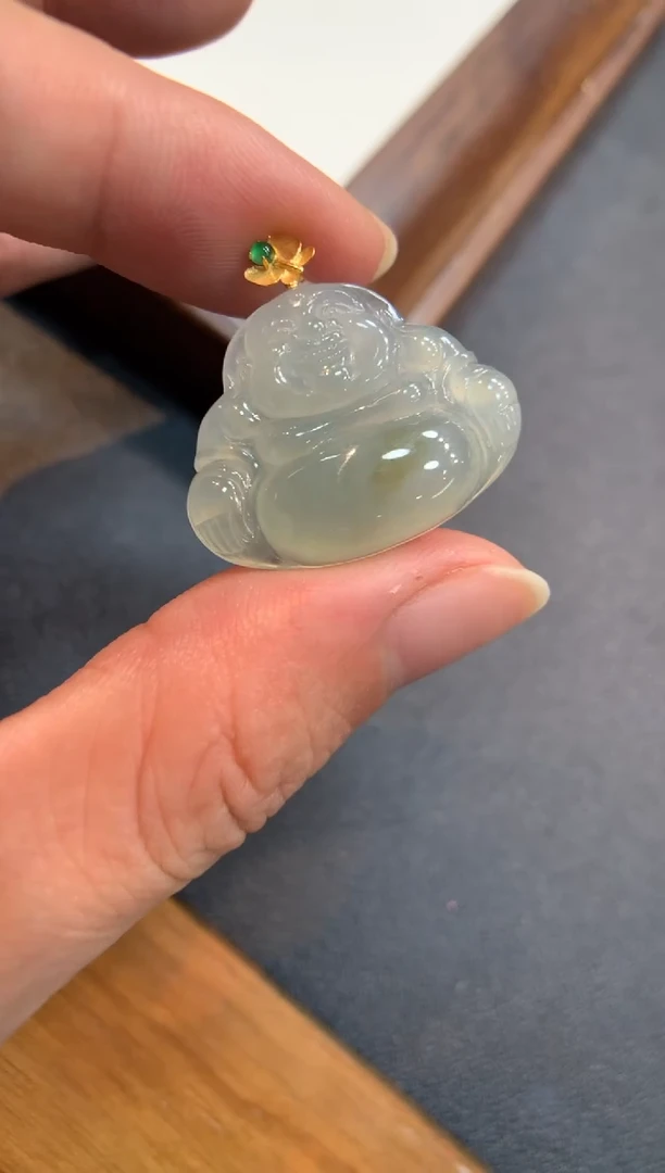 翡翠18K金镶嵌颈饰佛公