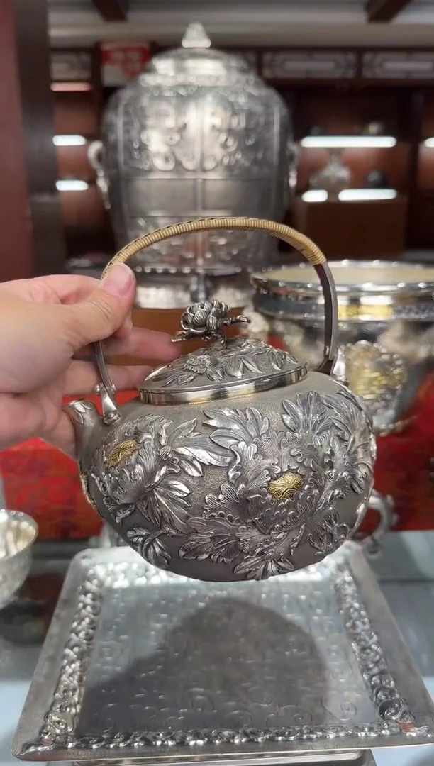 幸**珠足银手工精工老师高浮雕錾刻牡丹烧水壶