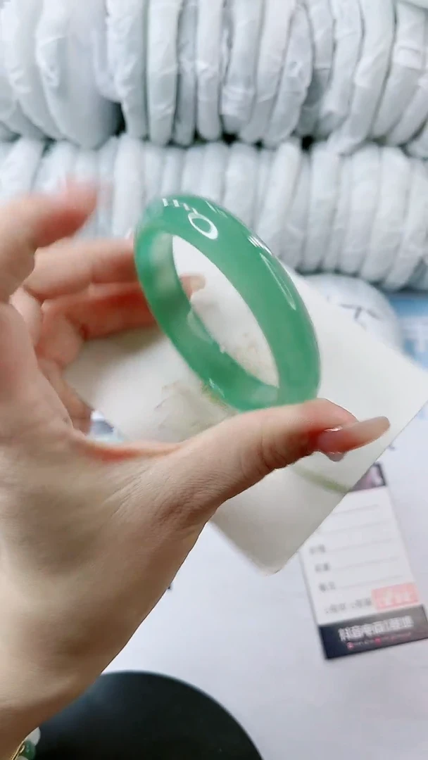 【闪购商品】石英质玉手镯未镶嵌0431147973多样性发货