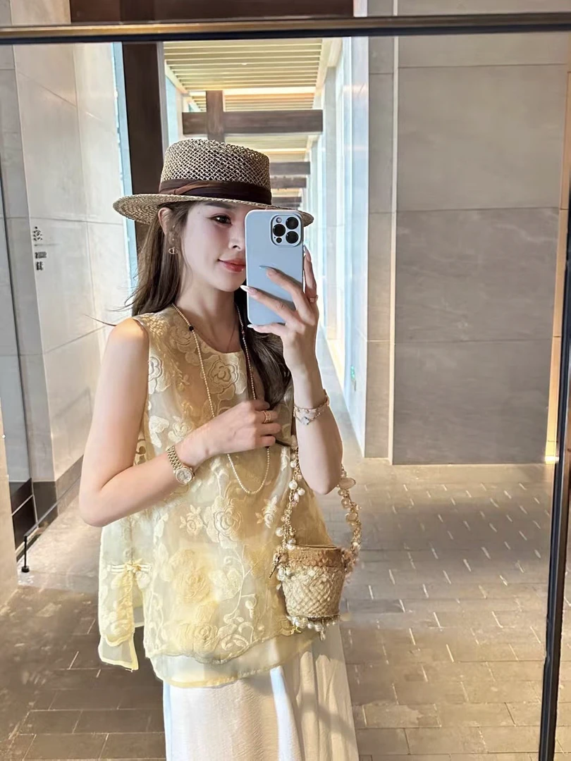 601-1新中式刺绣盘扣无袖上衣夏季高级感轻奢减龄洋气风背心上衣