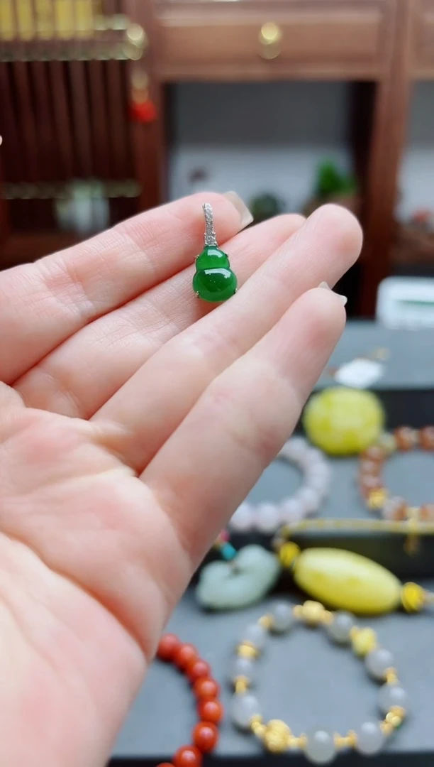 翡翠银S925镶嵌颈饰s925银翡翠葫芦吊坠YD赠链