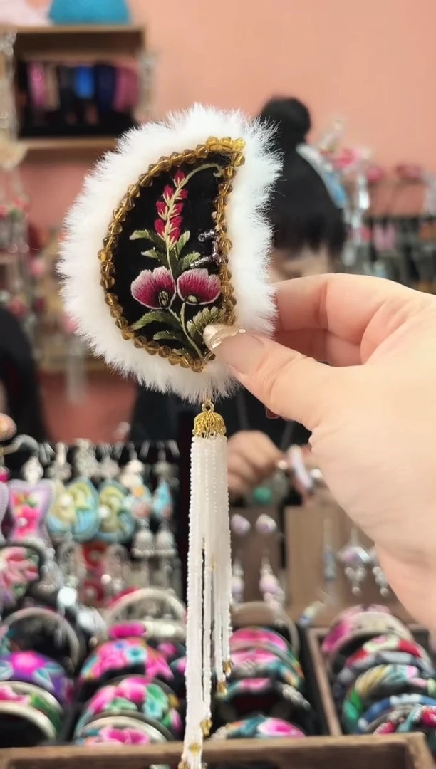 织绣艺枝独绣手工饰品35