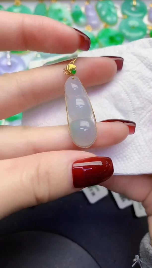 颈饰18K金镶嵌翡翠缅甸天然翡翠A货