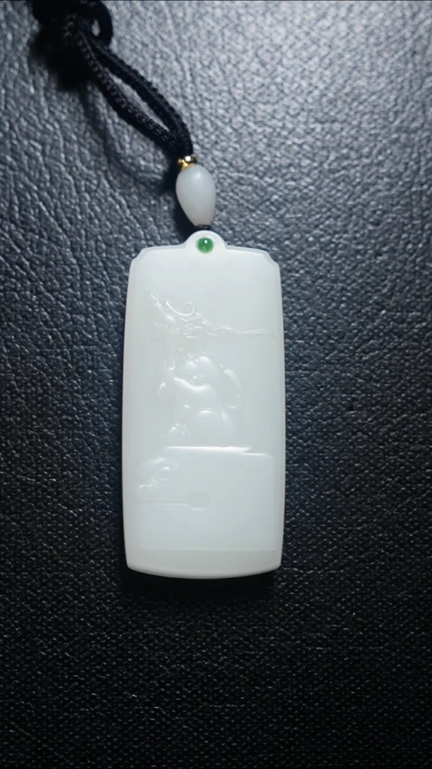 颈饰未镶嵌和田玉欢天喜地