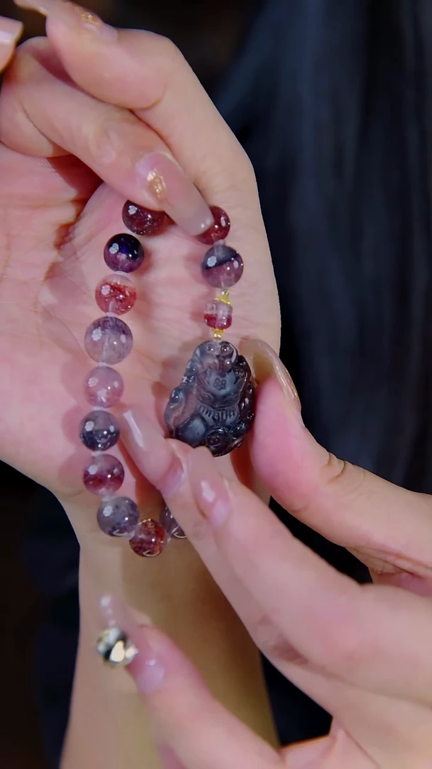 18K金镶嵌手链水晶黑加仑烟花超九尾