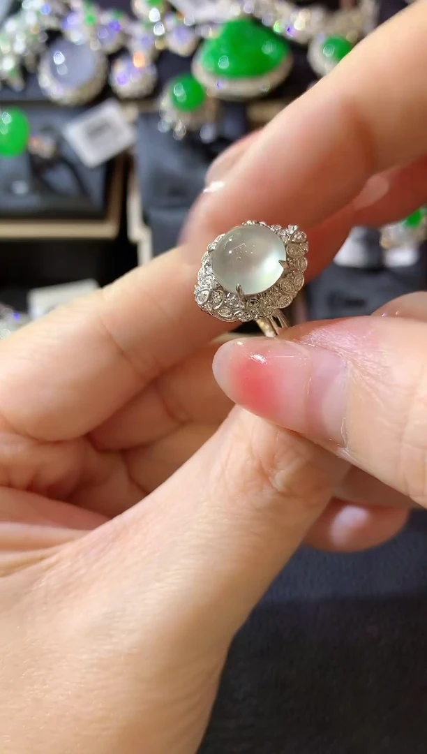 【闪购商品】翡翠戒指18K金镶嵌W131 翡翠