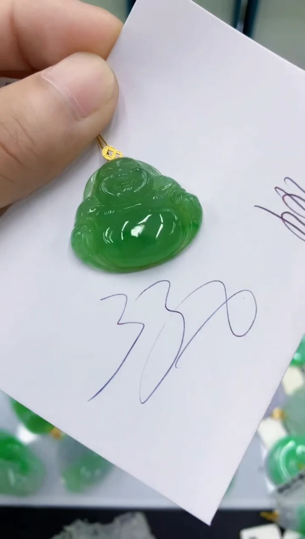 翡翠18K金镶嵌颈饰翡翠