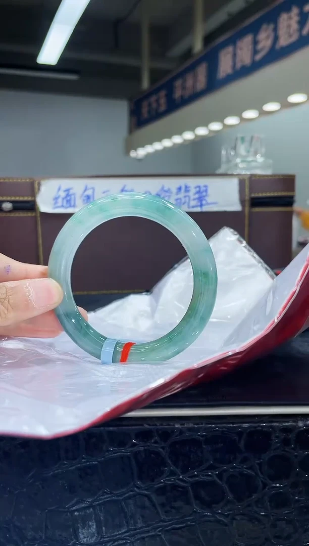 未镶嵌手镯翡翠3