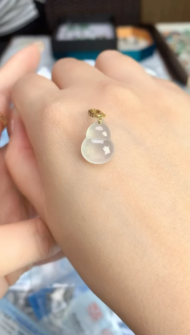 颈饰18K金镶嵌翡翠25111401