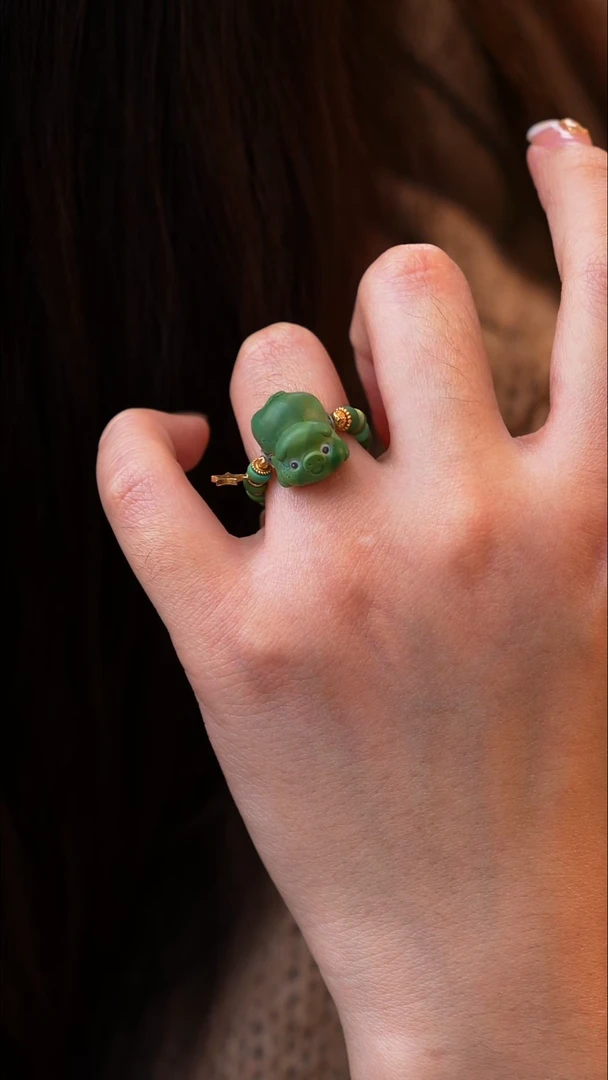 18K金镶嵌绿松石设计款+掌上明珠