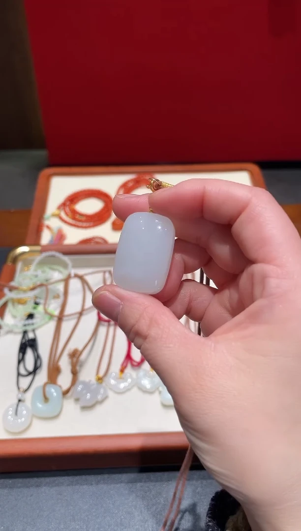 颈饰未镶嵌和田玉无事牌