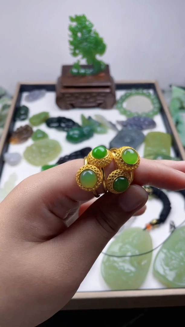 吊坠(不含链)合金和田玉碧玉戒指随机发其一