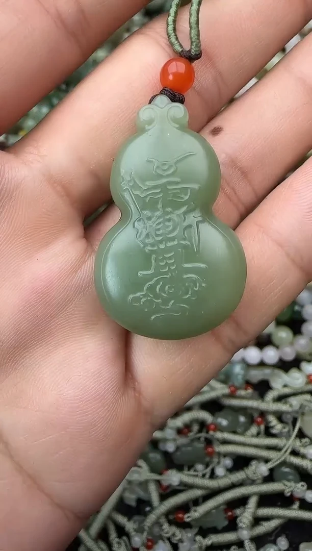 颈饰未镶嵌和田玉拍一发一