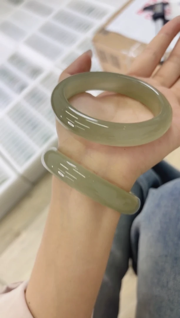 未镶嵌手镯石英质玉100-60D