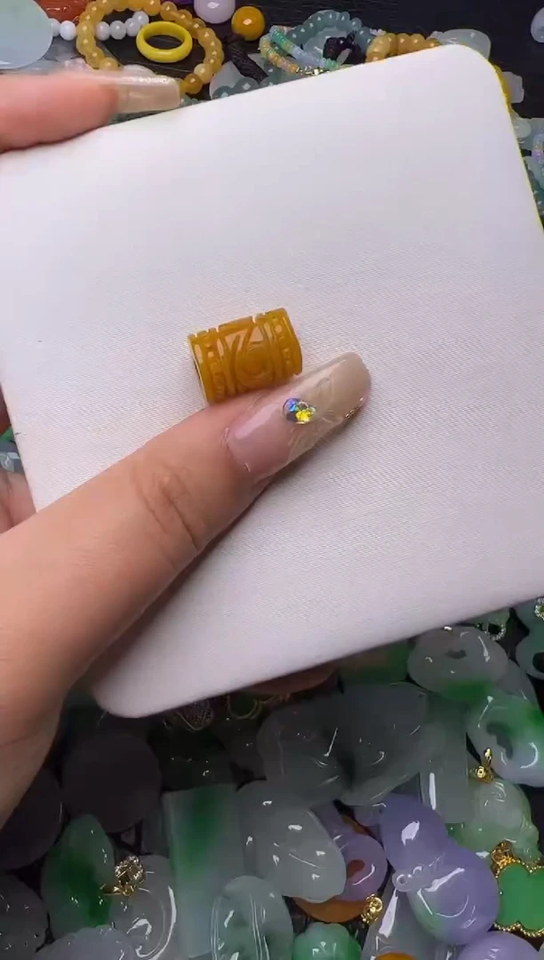 翡翠未镶嵌颈饰天然缅甸翡翠吊坠