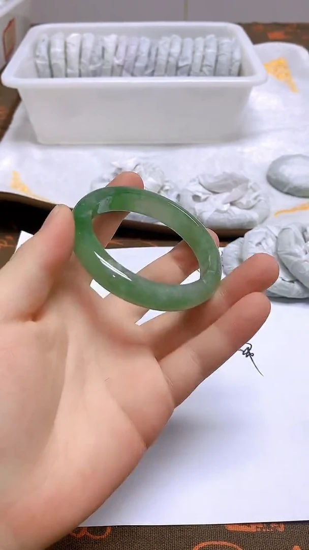 未镶嵌手镯翡翠173