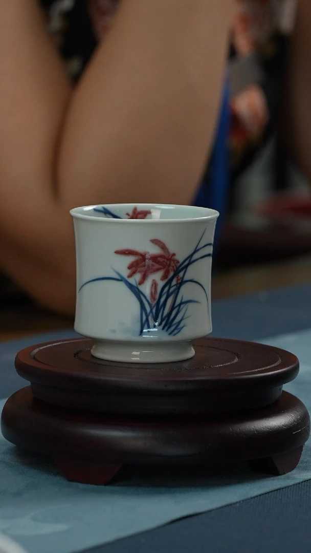 杯子1610景德镇手工手绘青花釉里红收腰杯