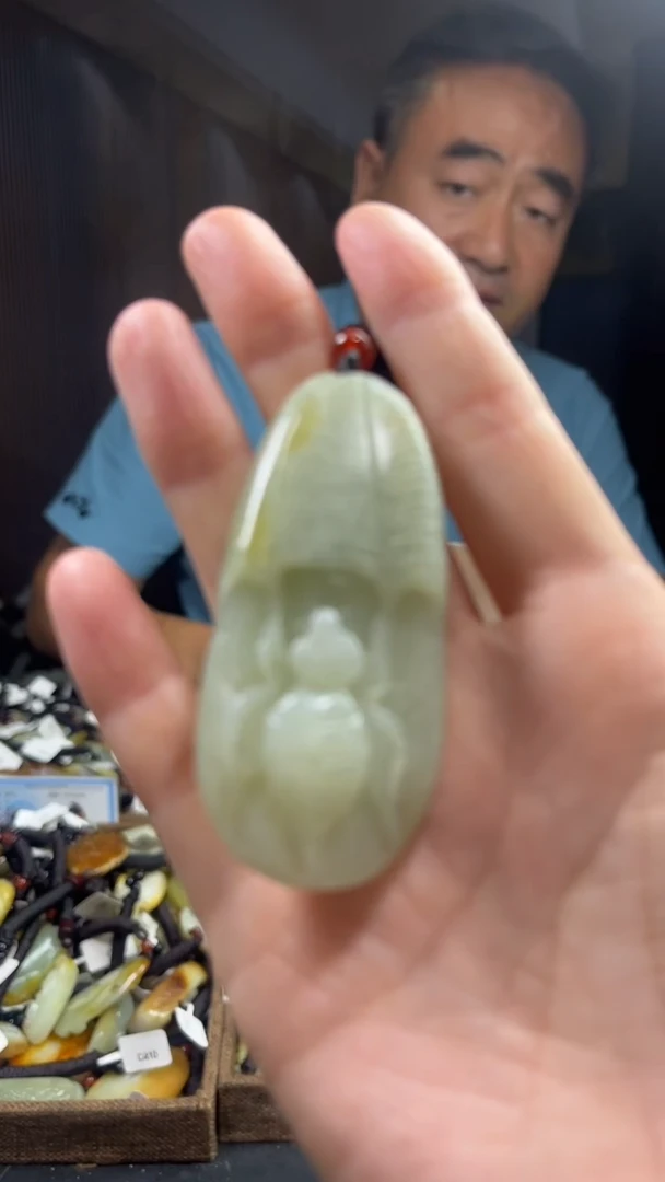 和田玉未镶嵌颈饰·
