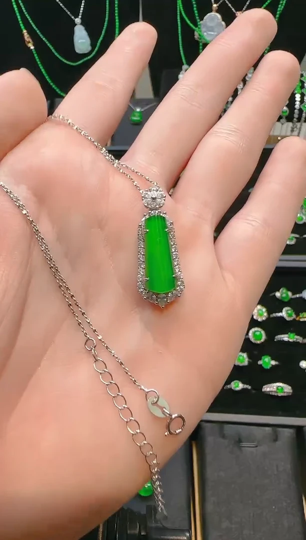 颈饰银S925镶嵌翡翠无事柱