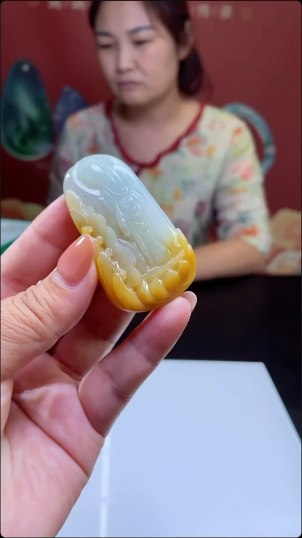 定制翡翠未镶嵌人物