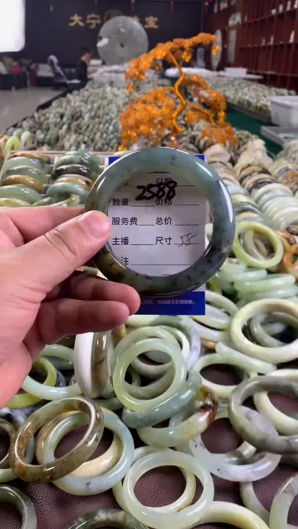 未镶嵌蛇纹石玉手镯2588