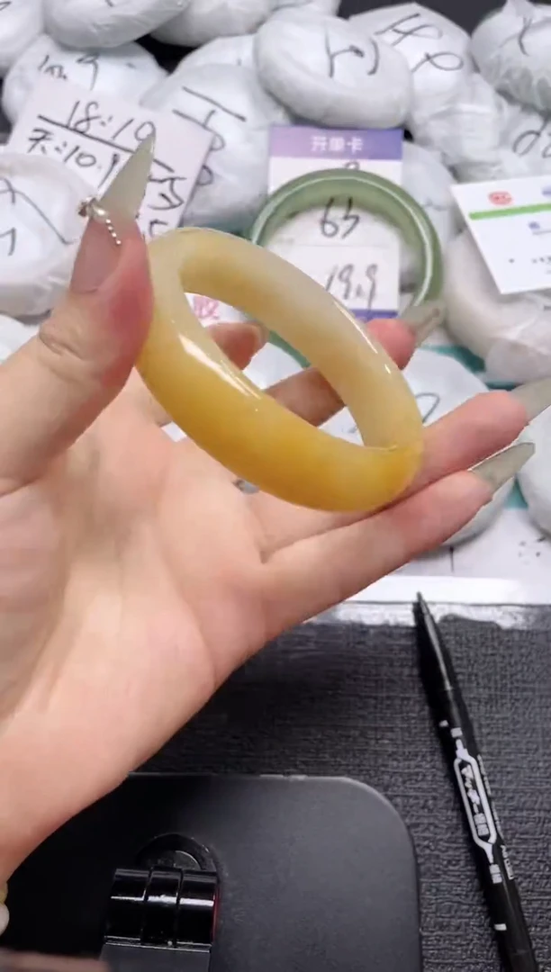 未镶嵌手镯石英质玉9-59