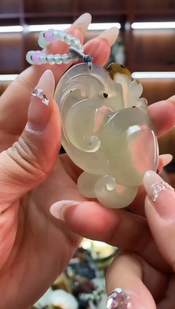 未镶嵌岫玉吊坠