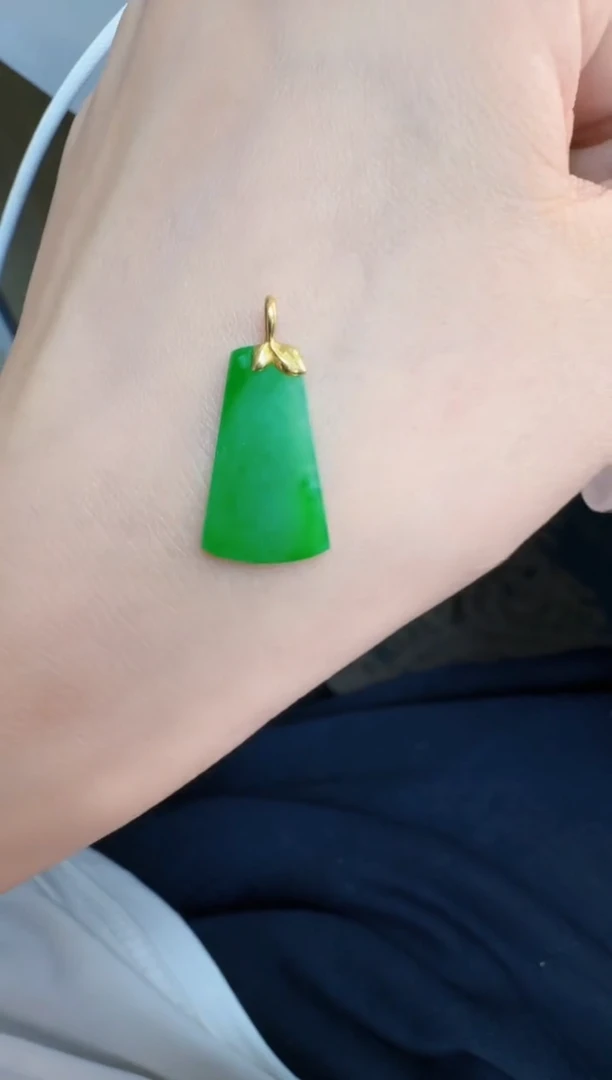 翡翠18K金镶嵌吊坠(不含链)缅甸 A货翡翠